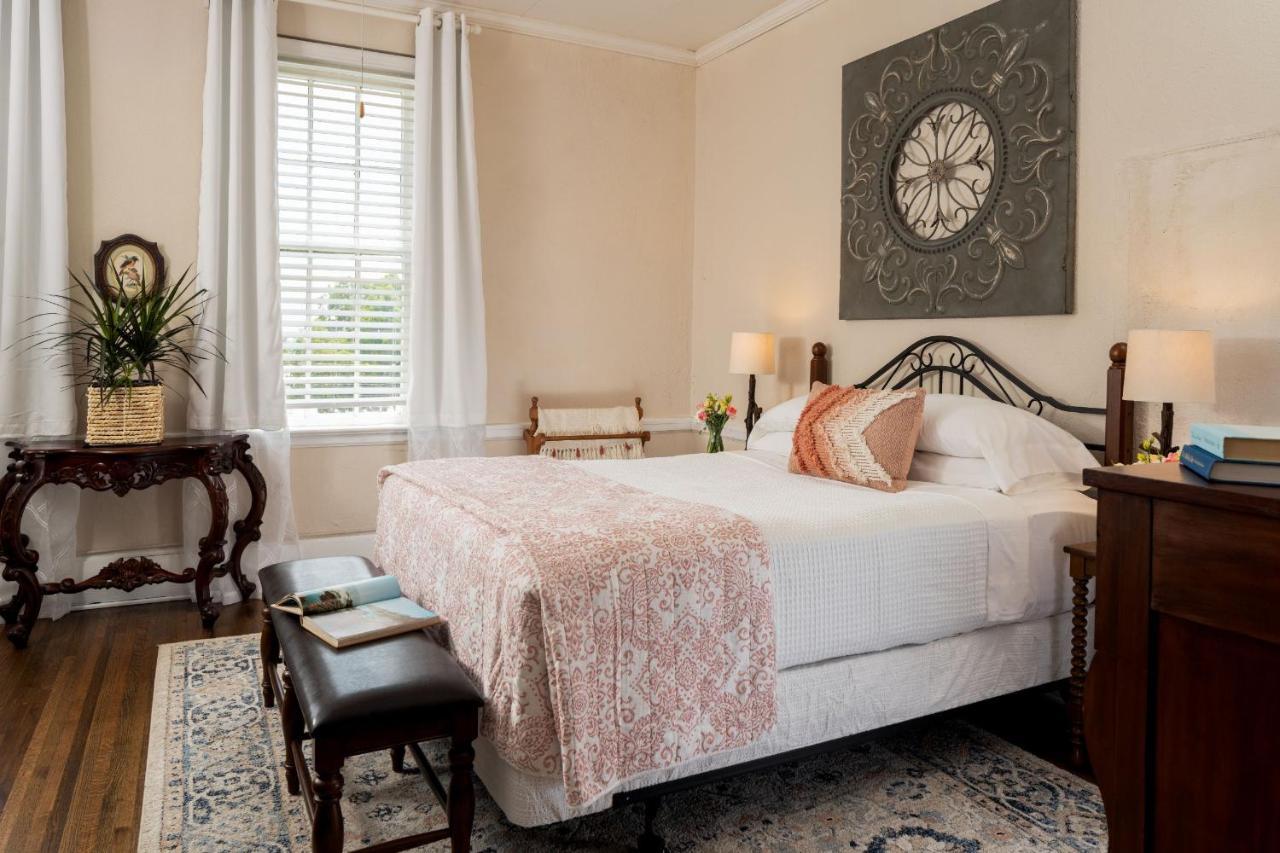 Bed and Breakfast Magnolia Manor And Chapel Humboldt Екстер'єр фото
