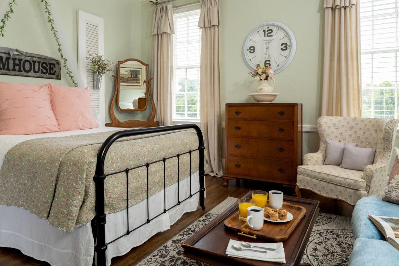 Bed and Breakfast Magnolia Manor And Chapel Humboldt Екстер'єр фото