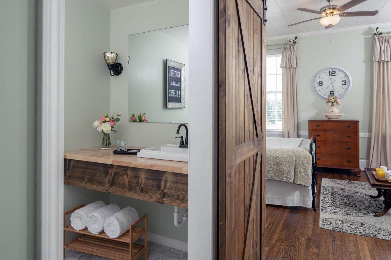 Bed and Breakfast Magnolia Manor And Chapel Humboldt Екстер'єр фото
